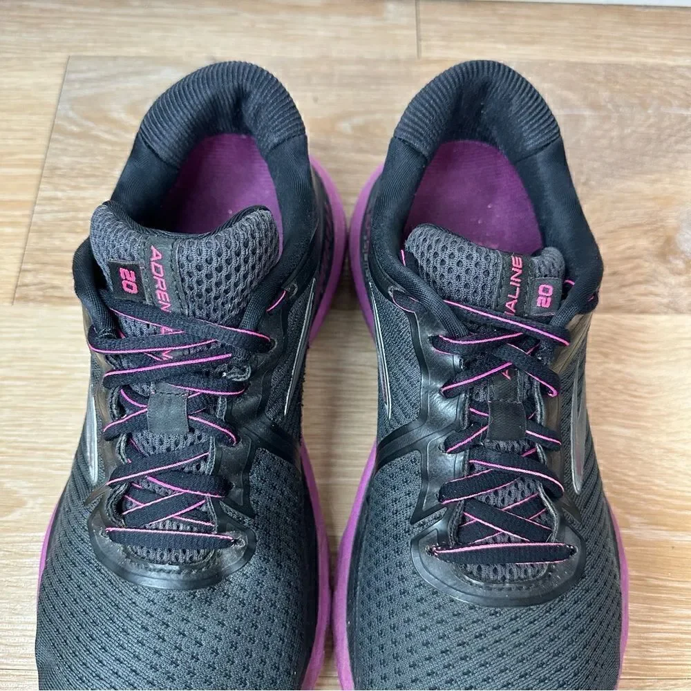 Brooks Adrenaline GTS 20 Black Running Shoes, Size 7.5